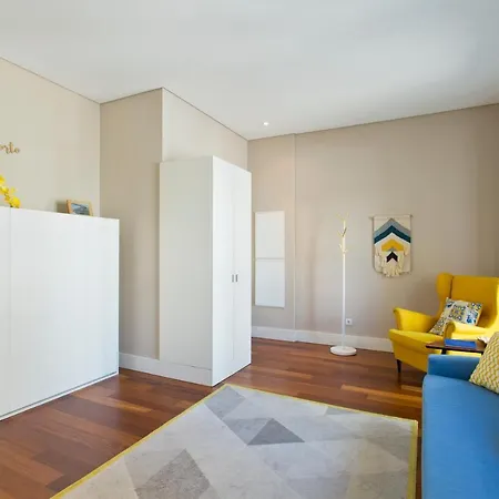 Cardosas Square Luxury By Hosts *