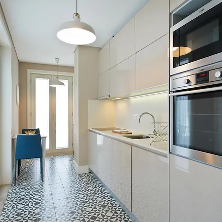 Cardosas Square Luxury By Hosts Apartment