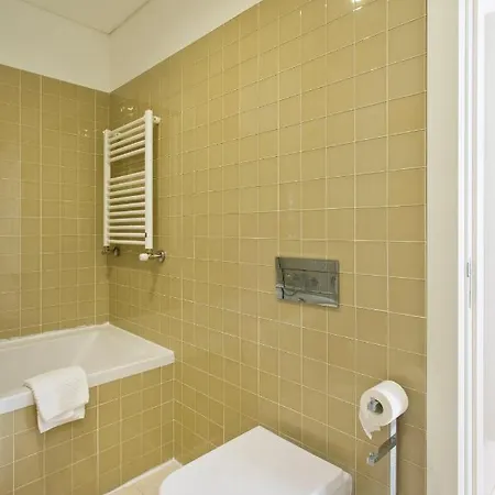Apartment Cardosas Square Luxury By Hosts