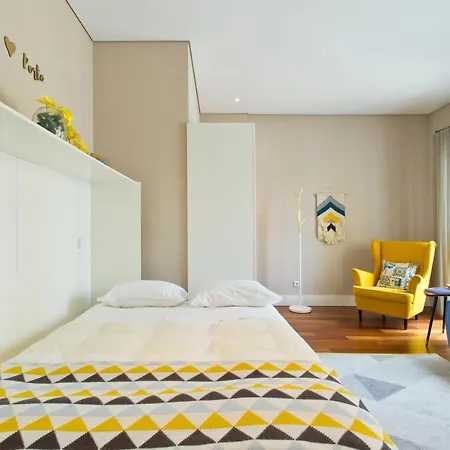 Apartment Cardosas Square Luxury By Hosts