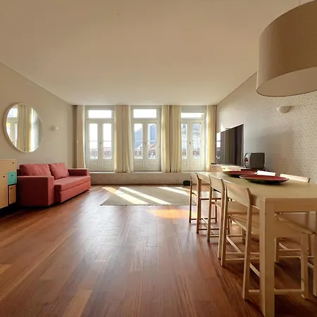 Cardosas Square Luxury By Hosts Apartment