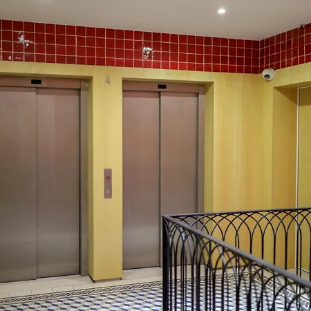 Cardosas Square Luxury By Hosts Apartment *