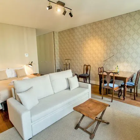 Cardosas Square Luxury By Hosts Apartment